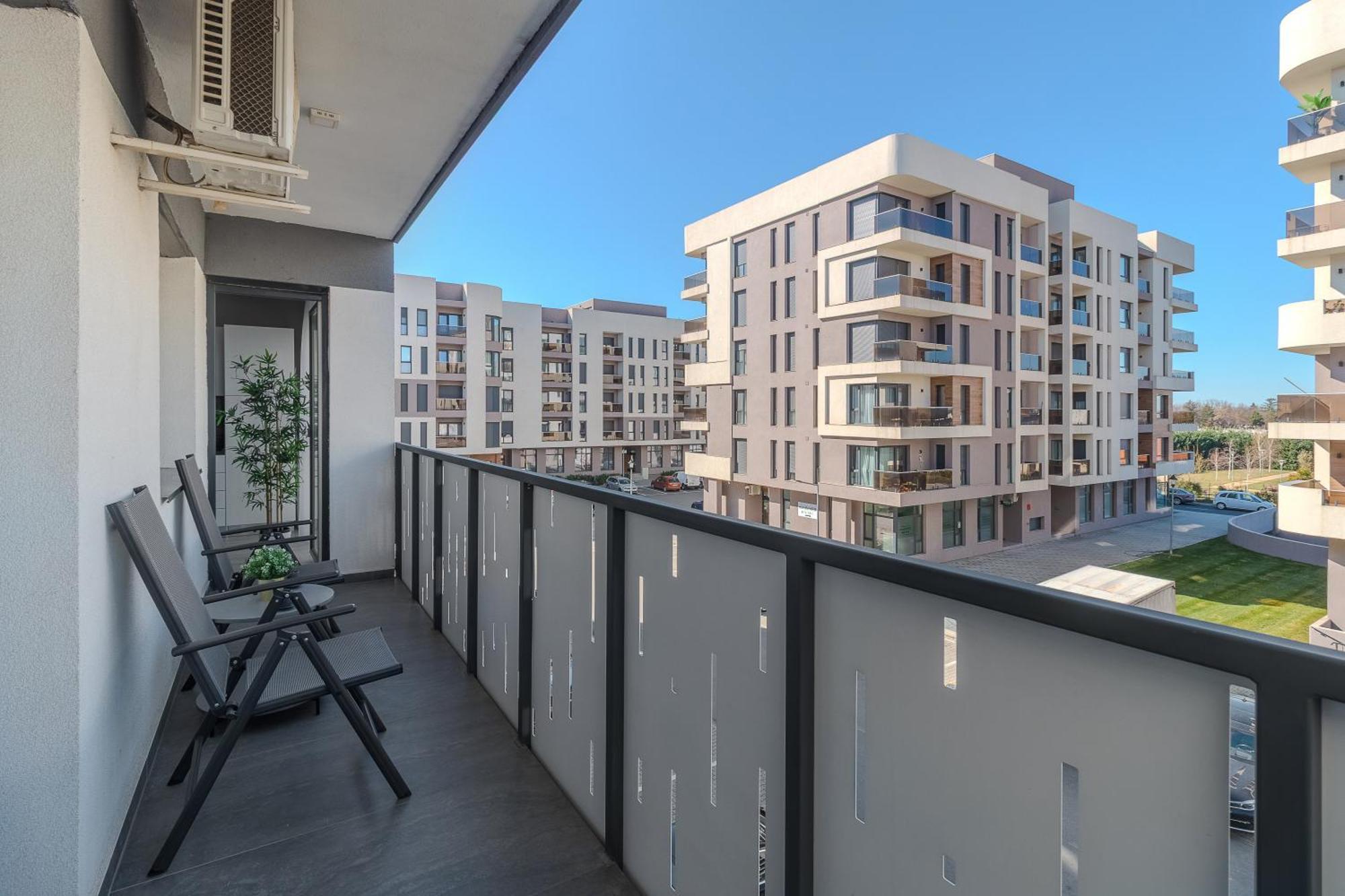 Апартаменты Ceyrat Flat Орадя Экстерьер фото